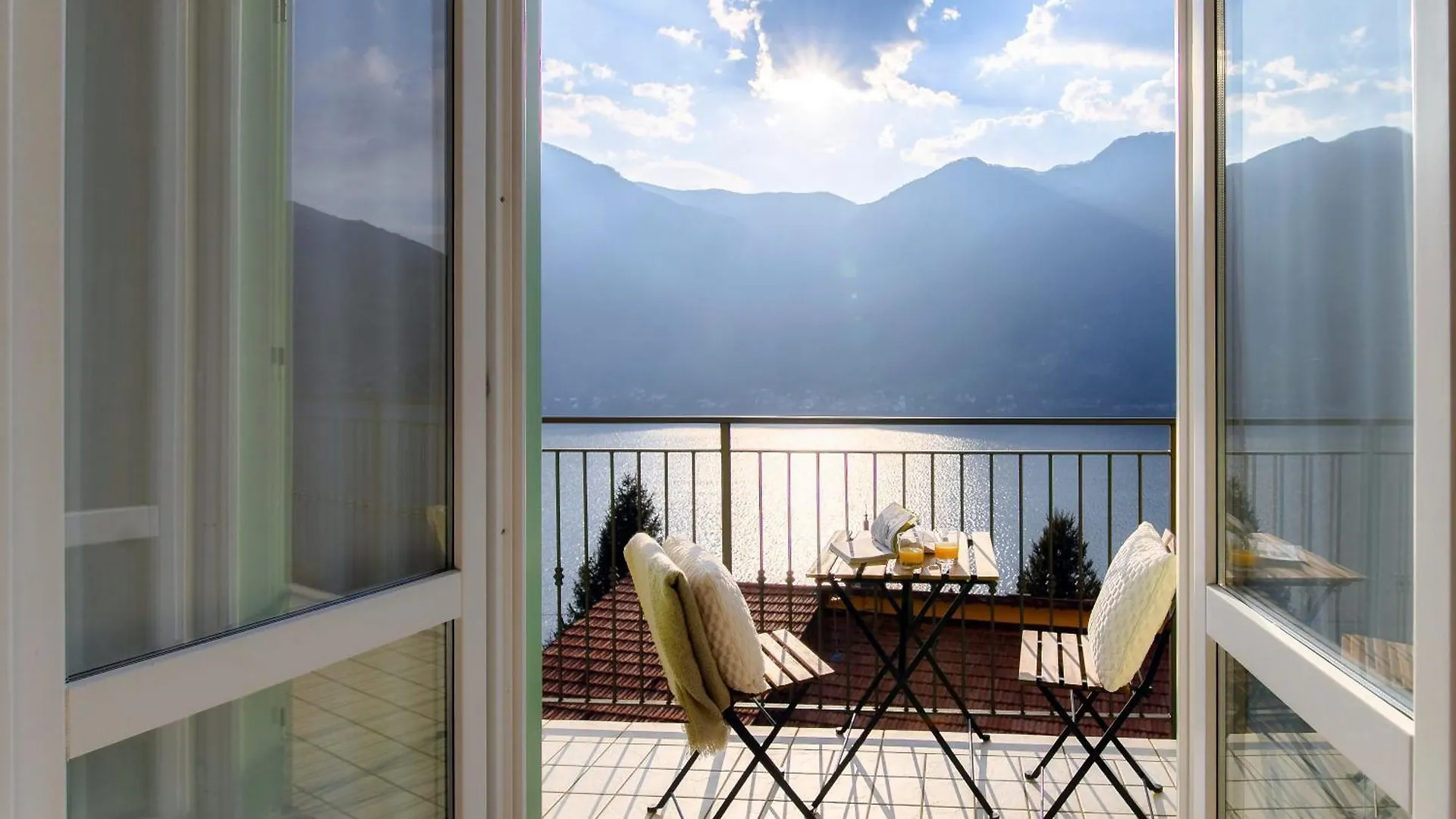 Nesso Mosaic - By Myhomeincomo 0*,